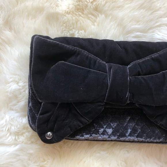 Juicy Couture Gray Velour Oversized Bow Clutch Y2K 2000’s style - Picture 2 of 6